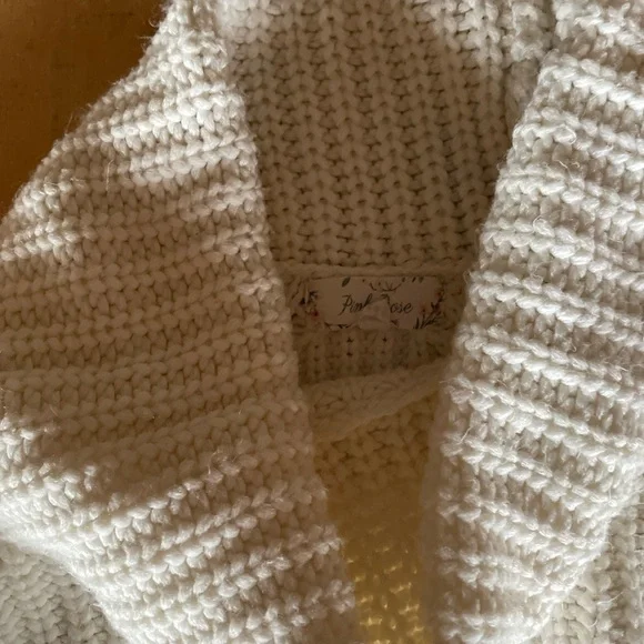 Cozy Ivory Turtleneck Sweater - Picture 3 of 3